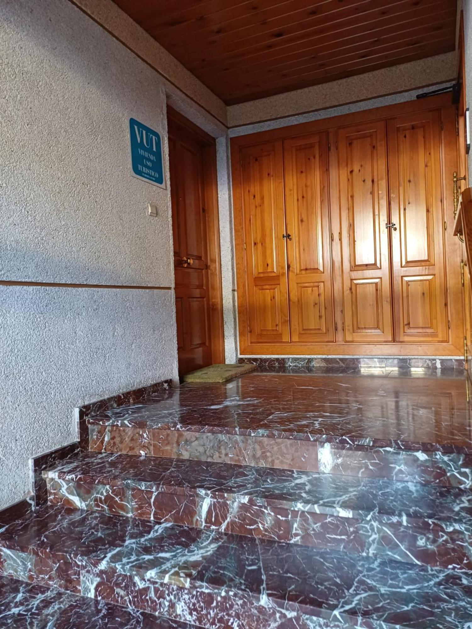 Apartamento Puerta Del Pirineo Sabinanigo Exterior foto